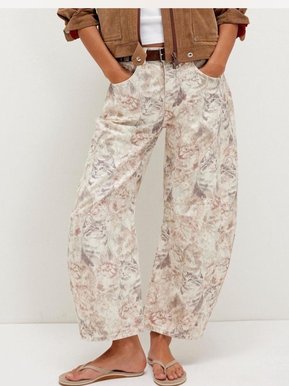 WE THE FREE Unworn Wide-Leg/Barrel Cat/Camo Print Jeans in neutral